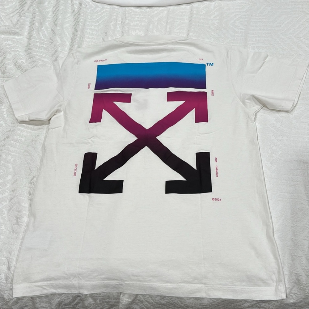 Off-White Arrows Graphic White T-Shirt brand new without tags